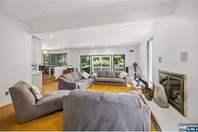 22 Angela Court, Woodcliff Lake, NJ 07677 - Photo 14