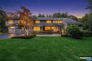 22 Angela Ct, Woodcliff Lake, NJ 07677 - Photo 2