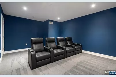 648 Falmouth Avenue, Paramus, NJ 07652 - Photo 22