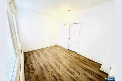10-14 Noll Place 1 #1, Newark, NJ 07106 - Photo 4