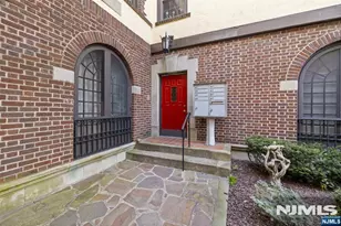 20 Garber C8, Ridgewood, NJ 07450 - Photo 2