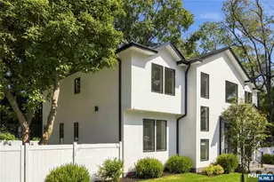 35 Harvey St, Closter, NJ 07624 - Photo 2