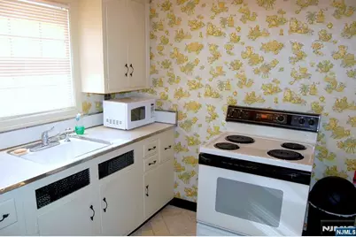 150 6th Street 3 #3, Fairview, NJ 07022 - Photo 2