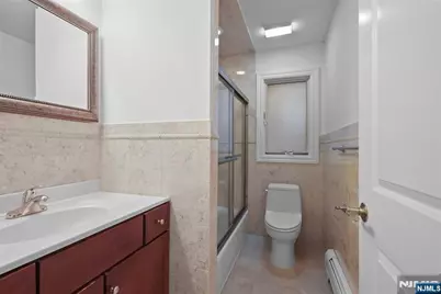 376 Aurora Avenue #B, Cliffside Park, NJ 07010 - Photo 14