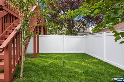 376 Aurora Avenue #B, Cliffside Park, NJ 07010 - Photo 8
