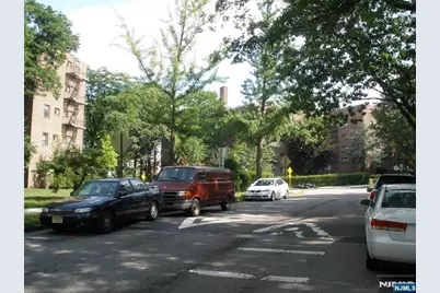 3021 Edwin Edwin Avenue 4B #4B, Fort Lee, NJ 07024 - Photo 2