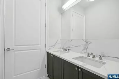 3 Somerset Lane 615 #615, Edgewater, NJ 07020 - Photo 12
