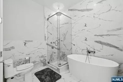 3 Somerset Lane 615 #615, Edgewater, NJ 07020 - Photo 8