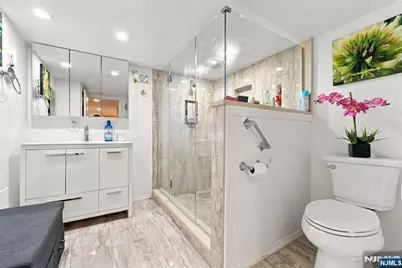 352 Farnham Avenue, Lodi, NJ 07644 - Photo 24
