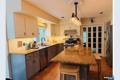 2 Windham Court, Woodcliff Lake, NJ 07677 - Photo 4