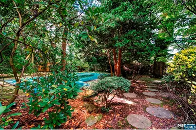 135 Voorhis Avenue, River Edge, NJ 07661 - Photo 32
