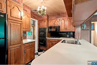 135 Voorhis Avenue, River Edge, NJ 07661 - Photo 16
