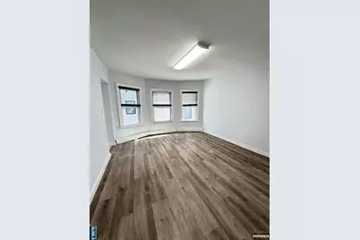 85 Midland Avenue 3 #3, Wallington, NJ 07057 - Photo 2