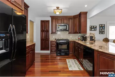 66 S Broadway, Saddle Brook Township, NJ 07663 - Photo 8