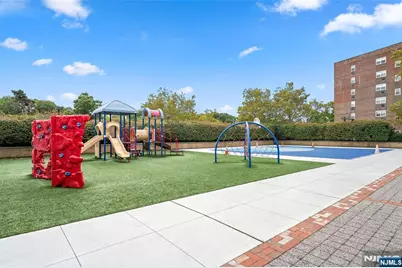 2200 N Central Road 11E #11E, Fort Lee, NJ 07024 - Photo 28