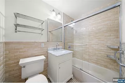 2200 N Central Road 11E #11E, Fort Lee, NJ 07024 - Photo 22