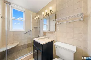 2200 N Central Road 11E, Fort Lee, NJ 07024 - Photo 16
