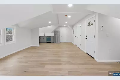 82 Grove Street 4 #4, Montclair, NJ 07042 - Photo 2
