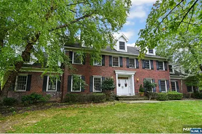 602 Grandview Terrace, Franklin Lakes, NJ 07417 - Photo 2
