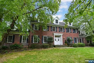 602 Grandview Terrace, Franklin Lakes, NJ 07417 - Photo 2