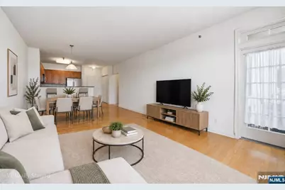 15 Enterprise Court 1-05 #1-05, Jersey City, NJ 07305 - Photo 2