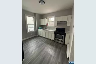 146-148 Leslie Street, Newark, NJ 07112 - Photo 6