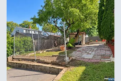 223 Merritt Avenue, Bergenfield, NJ 07621 - Photo 26