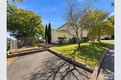 223 Merritt Avenue, Bergenfield, NJ 07621 - Photo 28