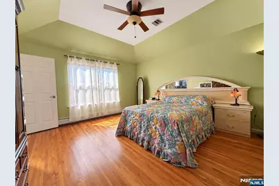 223 Merritt Avenue, Bergenfield, NJ 07621 - Photo 20