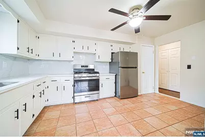 2453 1st Street 2F #2F, Fort Lee, NJ 07024 - Photo 8