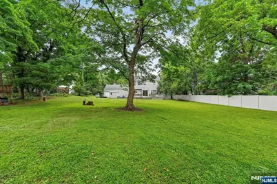 162 Hobart Gap Road, Livingston, NJ 07039 - Photo 20