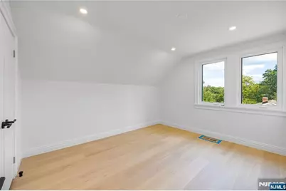390 Harland Avenue, Haworth, NJ 07641 - Photo 38