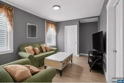 89 Burgess Place, Passaic, NJ 07055 - Photo 22