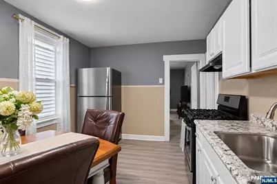 89 Burgess Place, Passaic, NJ 07055 - Photo 10