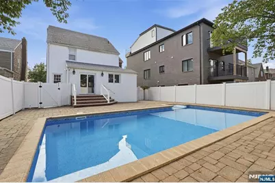 473 Oakdene Avenue, Cliffside Park, NJ 07010 - Photo 2