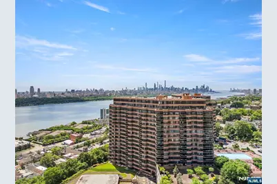 100 Carlyle Drive Villa P- 6 #VILLA P- 6, Cliffside Park, NJ 07010 - Photo 6