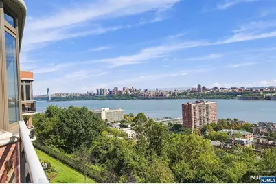 100 Carlyle Drive Villa P- 6 #VILLA P- 6, Cliffside Park, NJ 07010 - Photo 32