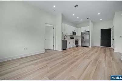 1 Union Avenue 204 #204, Cresskill, NJ 07626 - Photo 16