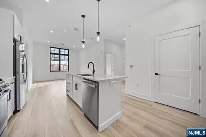 1 Union Avenue 204 #204, Cresskill, NJ 07626 - Photo 12