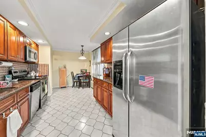 200 Winston Drive L14 #L14, Cliffside Park, NJ 07010 - Photo 18