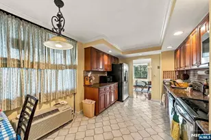 200 Winston Dr L14, Cliffside Park, NJ 07010 - Photo 22