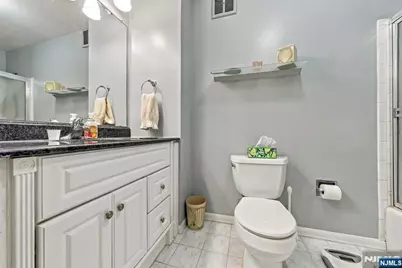 200 Winston Drive L14 #L14, Cliffside Park, NJ 07010 - Photo 32