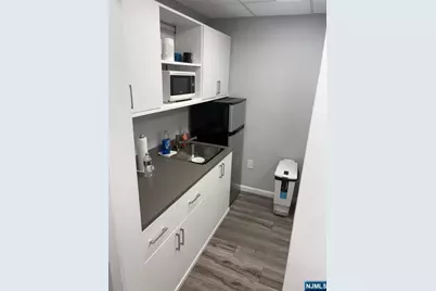 466 Old Hook Road 12 #12, Emerson, NJ 07630 - Photo 10