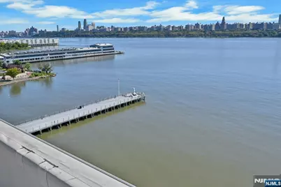 9 Somerset Lane 107 #107, Edgewater, NJ 07020 - Photo 32