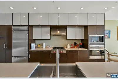9 Somerset Lane 107 #107, Edgewater, NJ 07020 - Photo 4