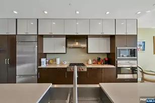 9 Somerset Ln 107, Edgewater, NJ 07020 - Photo 4