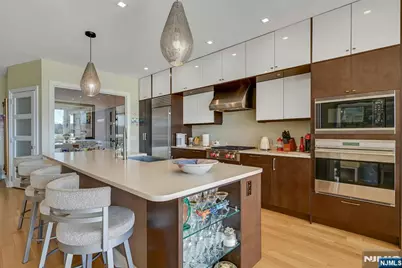 9 Somerset Lane 107 #107, Edgewater, NJ 07020 - Photo 6