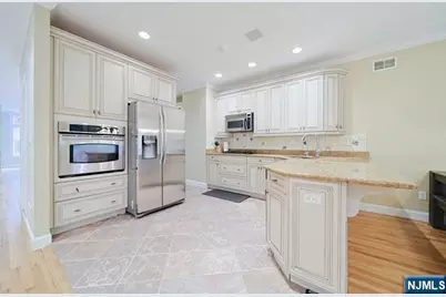 2 Candlewood Drive, Old Tappan, NJ 07675 - Photo 8