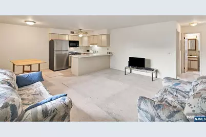 481 Walker Street 1I #1I, Fairview, NJ 07022 - Photo 12