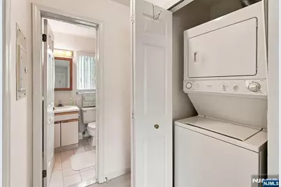 481 Walker Street 1I #1I, Fairview, NJ 07022 - Photo 10